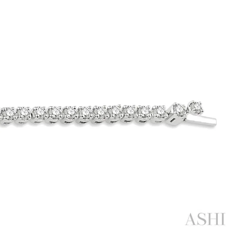 3 Ctw Round Cut Diamond Tennis Bracelet in 14K White Gold