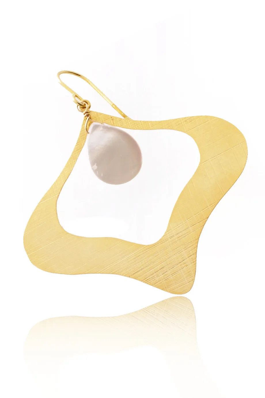 BY THE STONES PETAL Gold Pearl Earrings