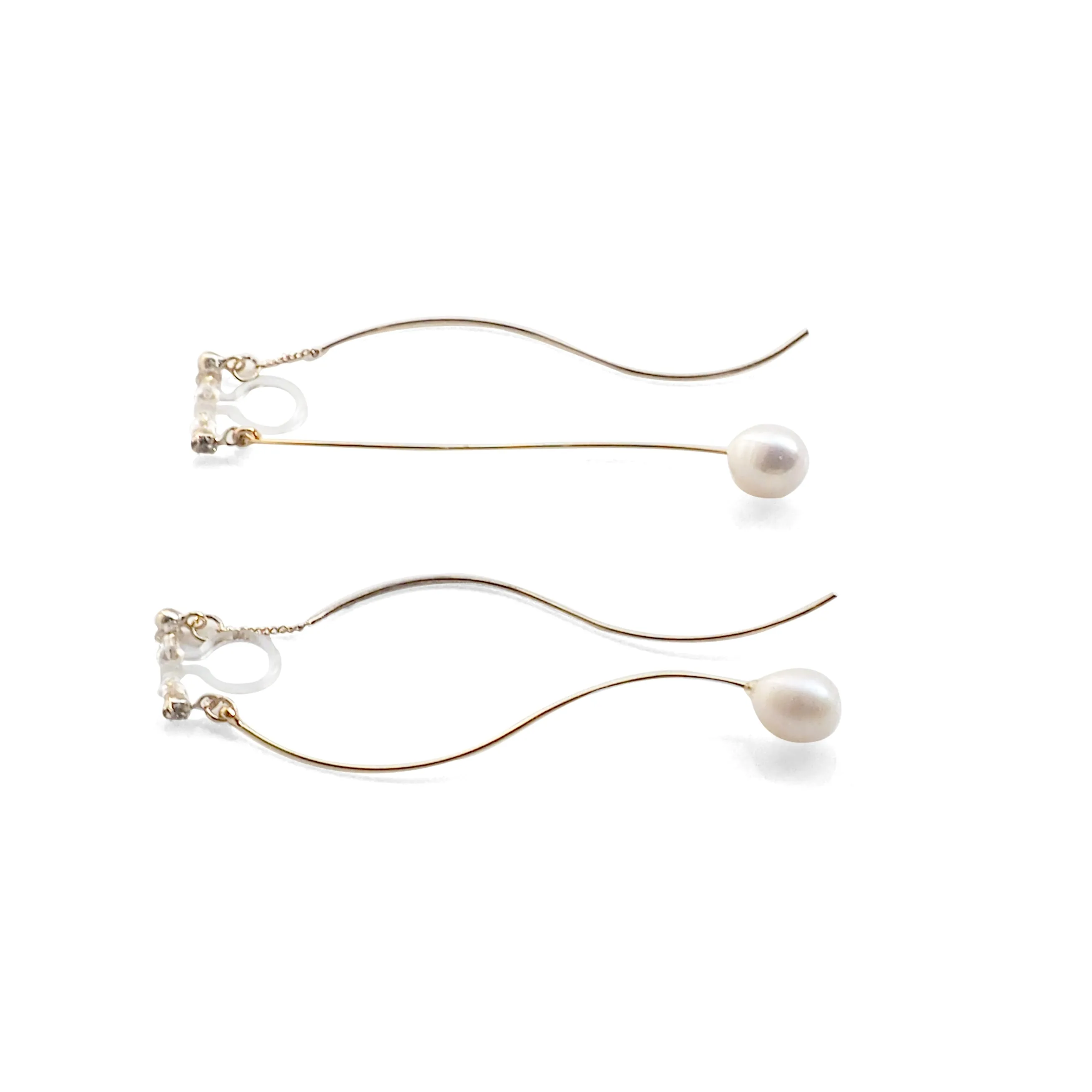 Double Sided White Freshwater Pearl with Wave Bar Invisible Clip On Earrings (Gold tone)