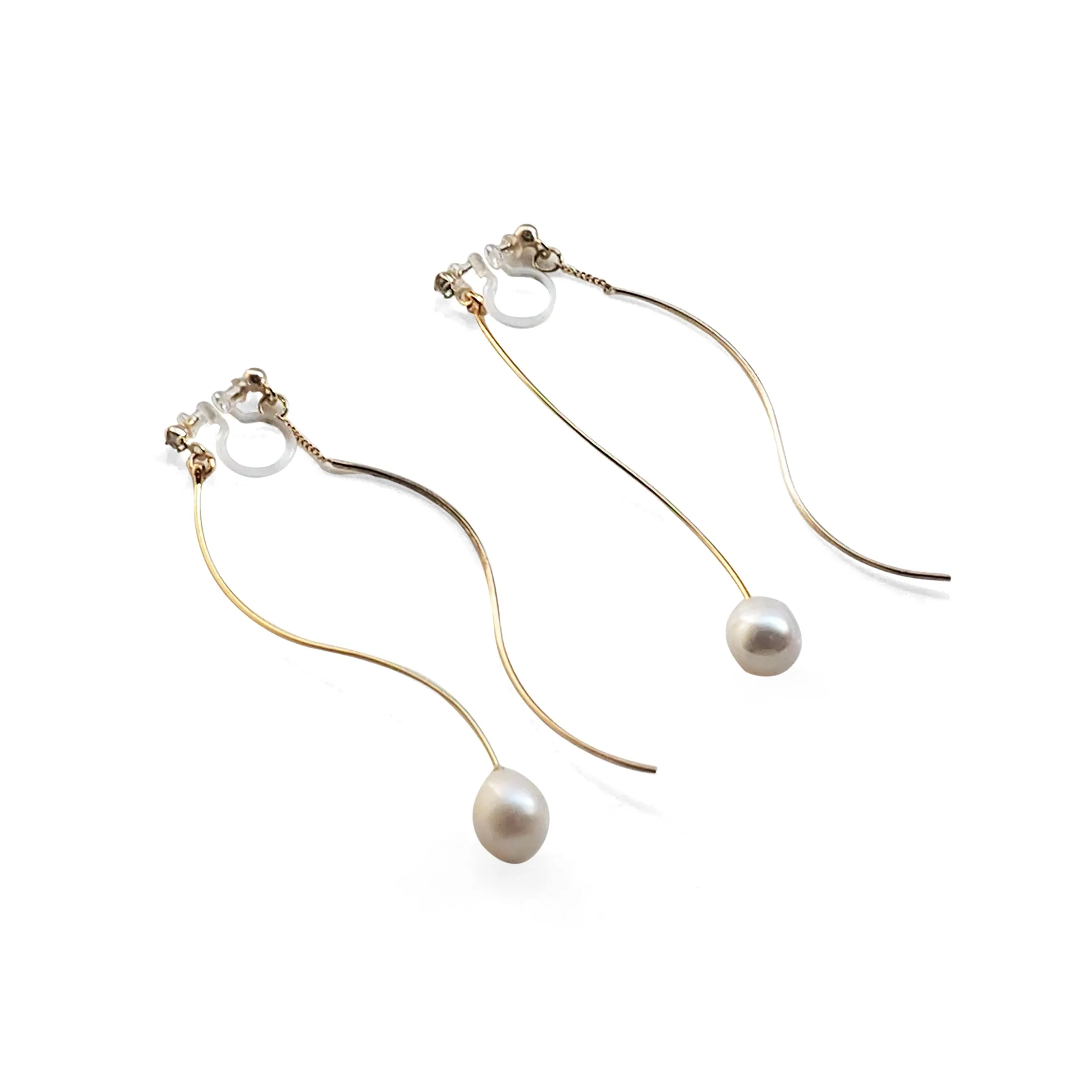 Double Sided White Freshwater Pearl with Wave Bar Invisible Clip On Earrings (Gold tone)