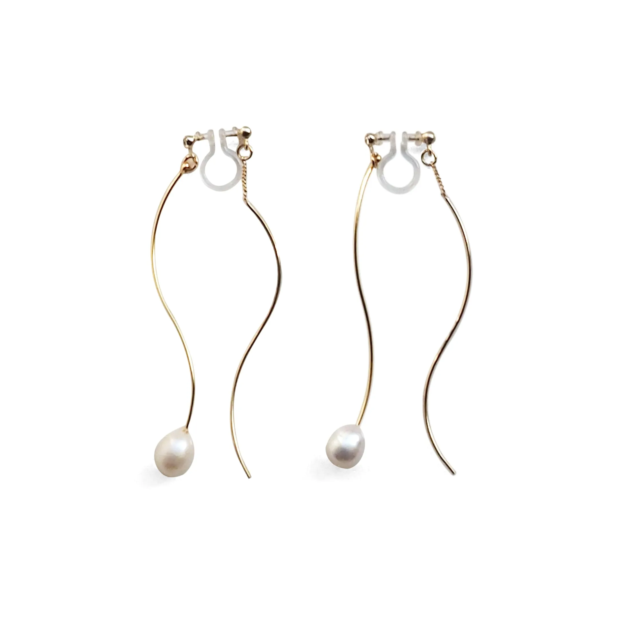 Double Sided White Freshwater Pearl with Wave Bar Invisible Clip On Earrings (Gold tone)