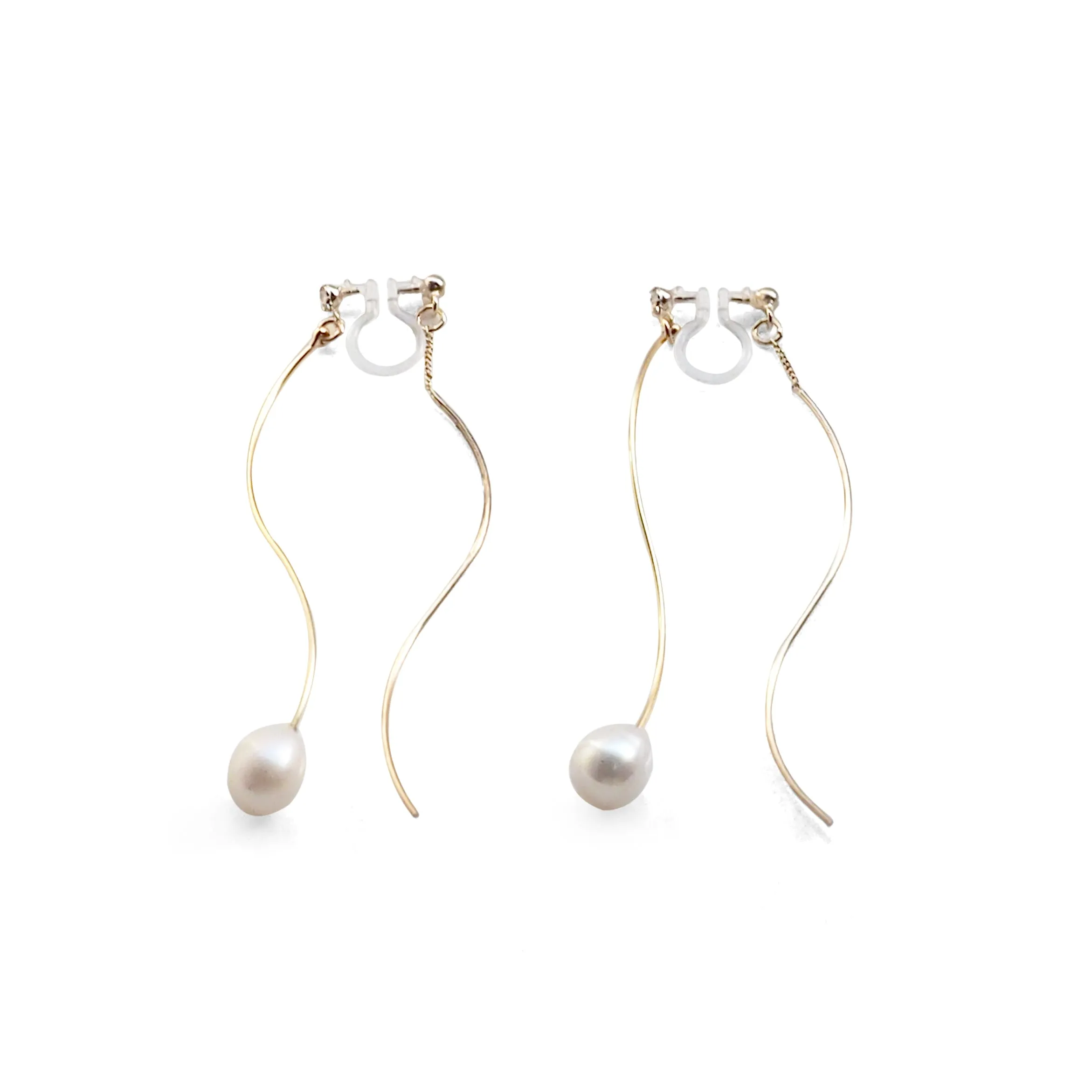 Double Sided White Freshwater Pearl with Wave Bar Invisible Clip On Earrings (Gold tone)