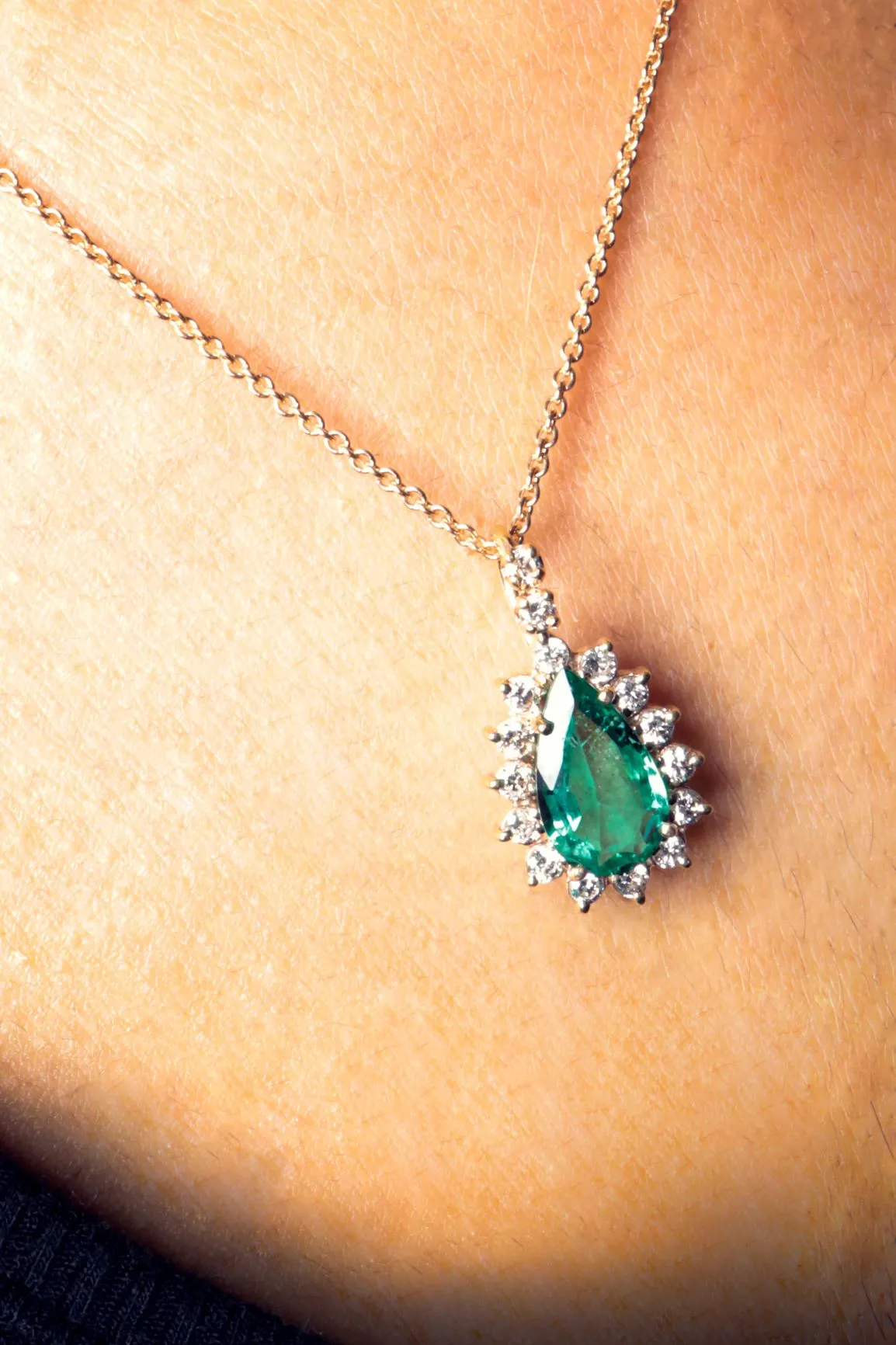 GIA Certified 1.82 ct Beryl Emerald and Diamond Pendant