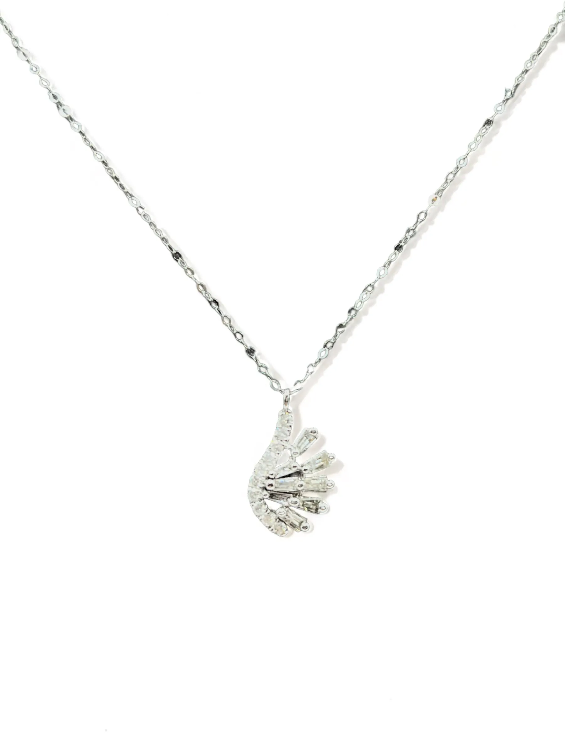 HK SETTING MINI ANGEL WING DIAMOND NECKLACE