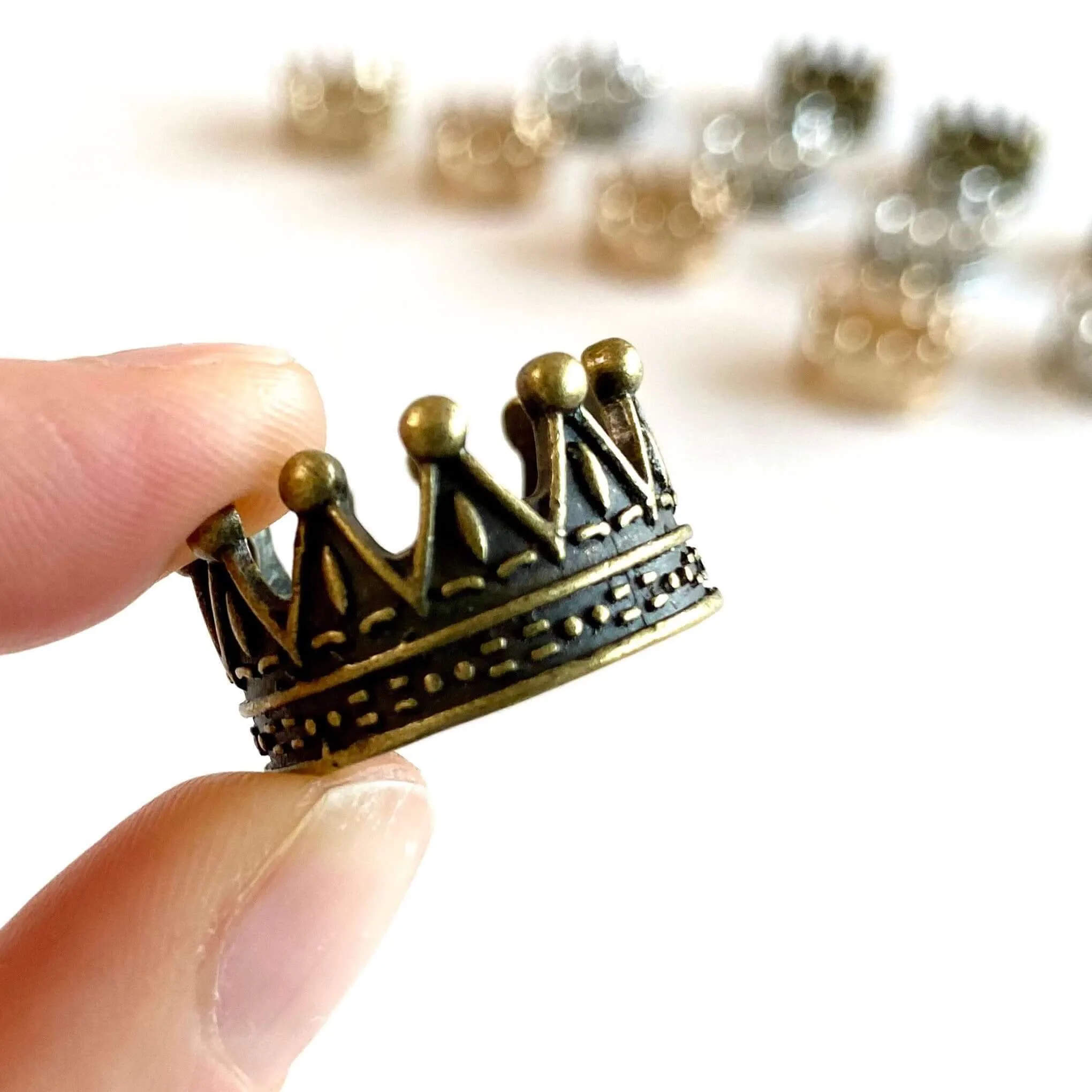 Metal Doll Crown Dollhouse Miniature 1/12 scale