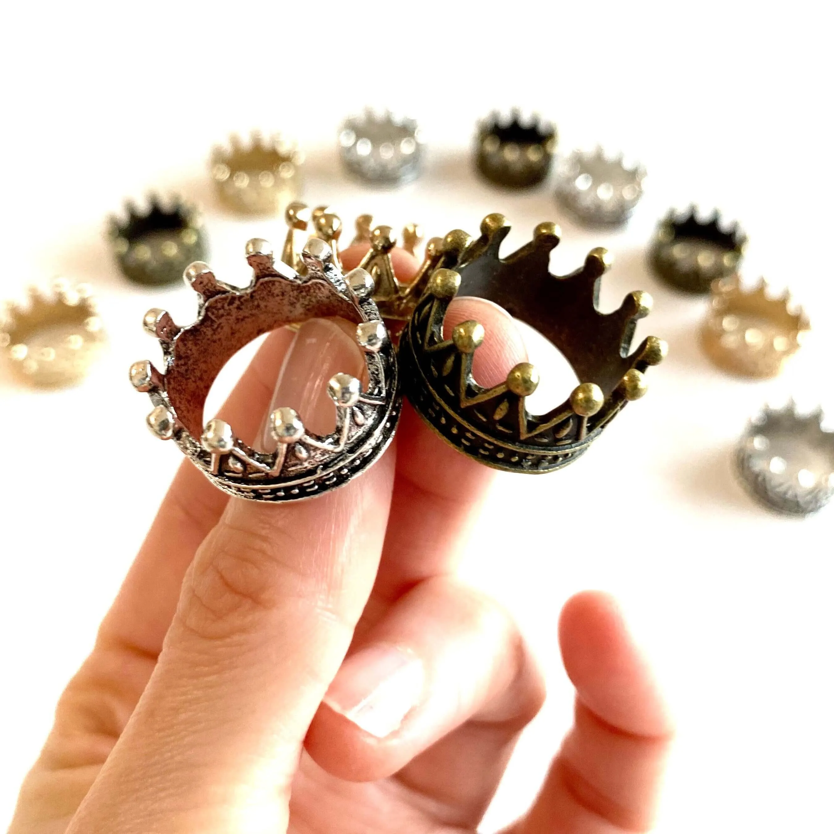 Metal Doll Crown Dollhouse Miniature 1/12 scale