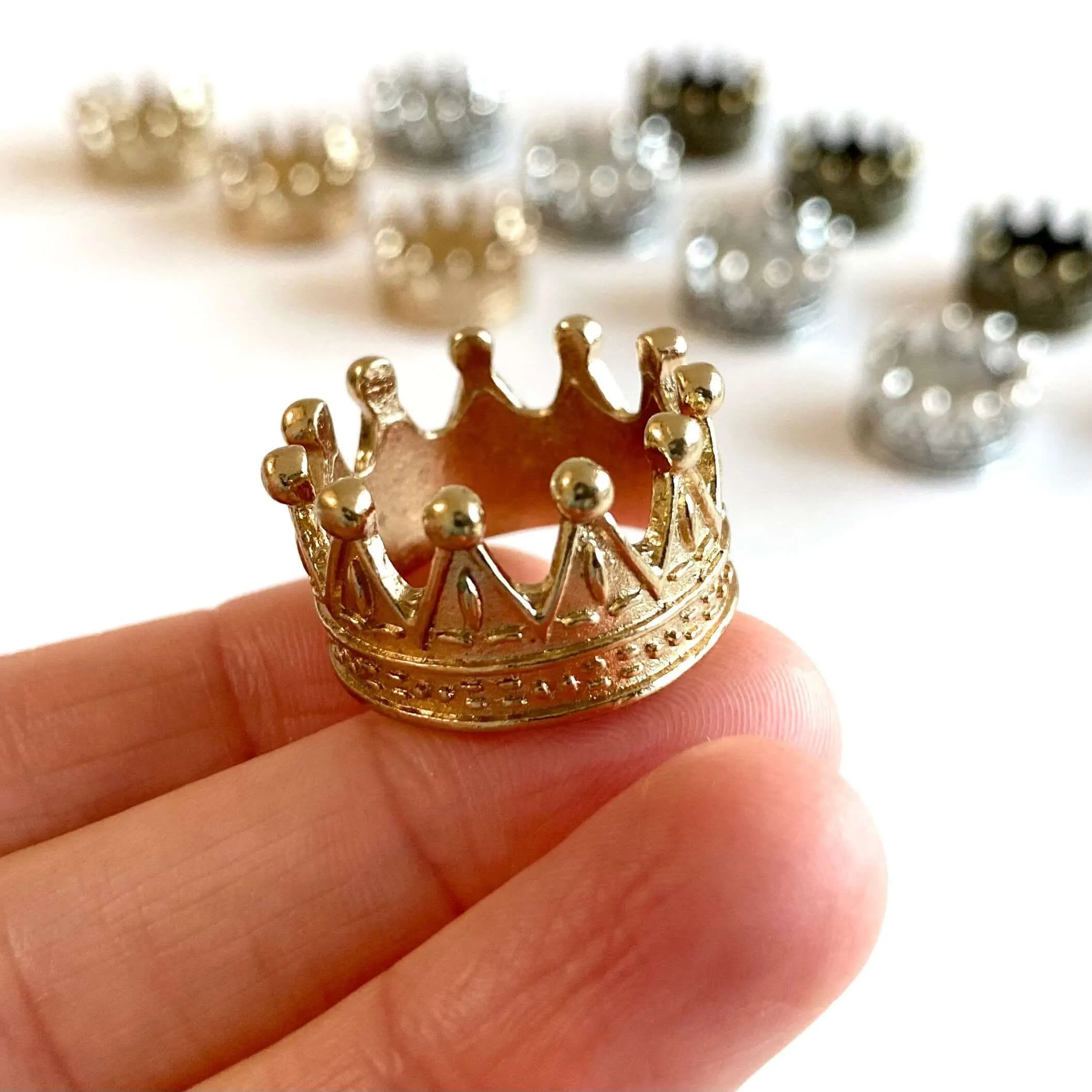 Metal Doll Crown Dollhouse Miniature 1/12 scale