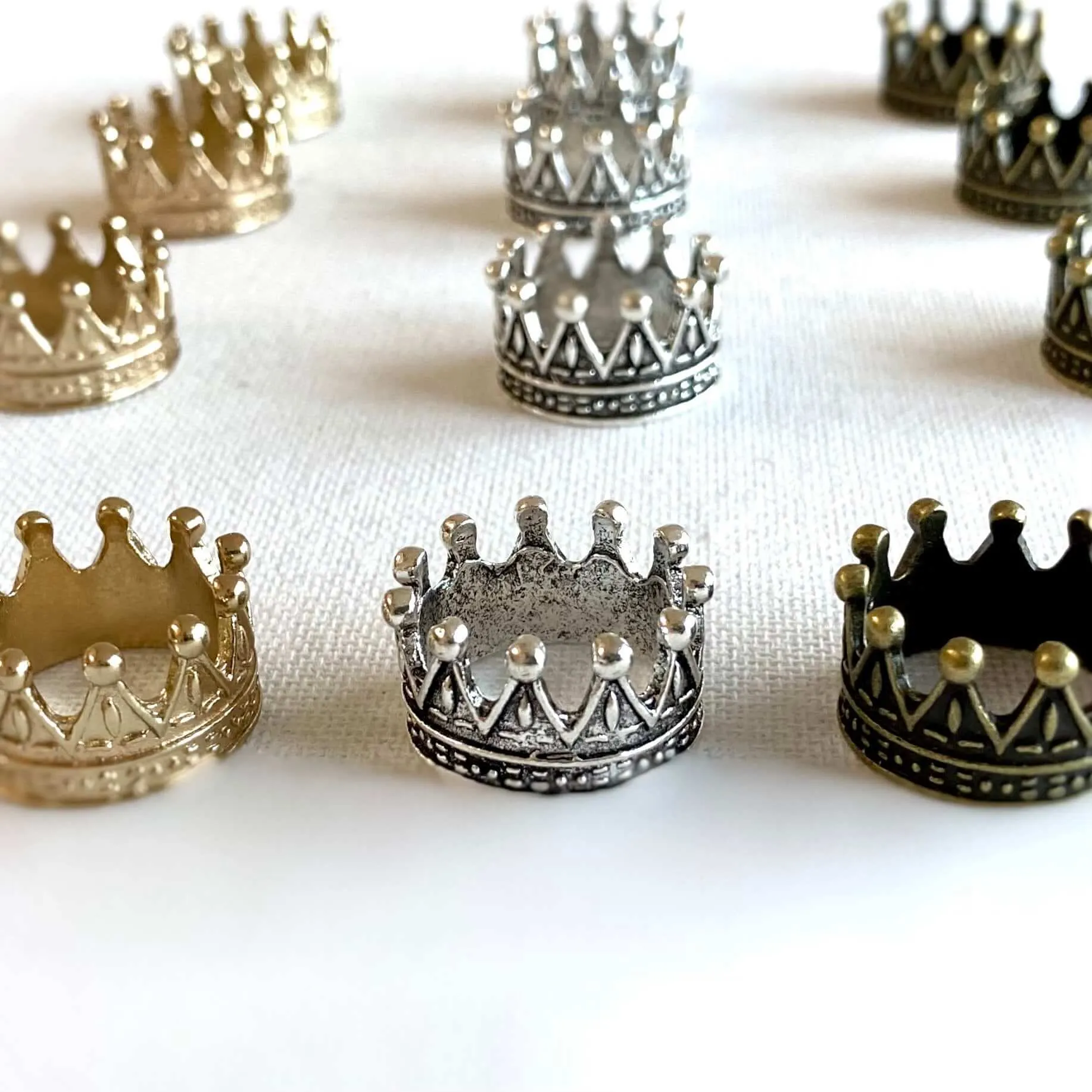 Metal Doll Crown Dollhouse Miniature 1/12 scale