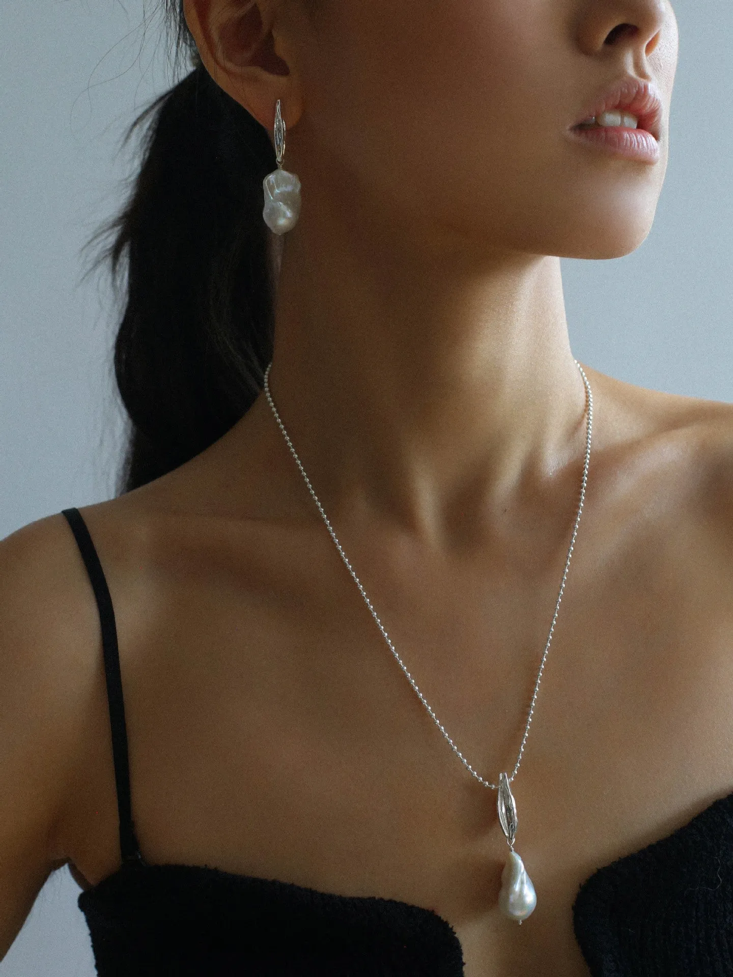 Minimalist Willow Leaf Baroque Pearl Pendant Earrings