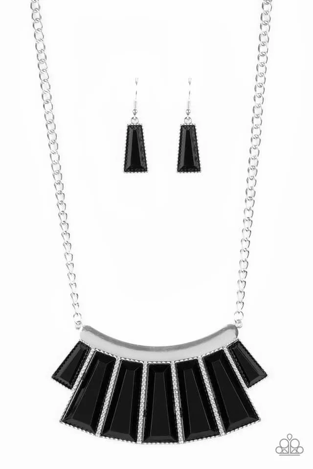 Paparazzi Glamour Goddess Necklace Black