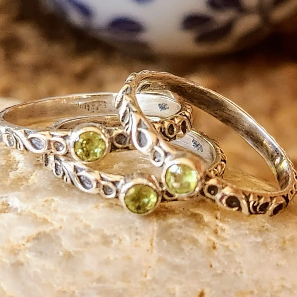 PERIDOT WAVE - 925 SILVER RING