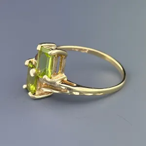 Vintage 10K Gold Peridot Bypass Ring, Sz 7 3/4