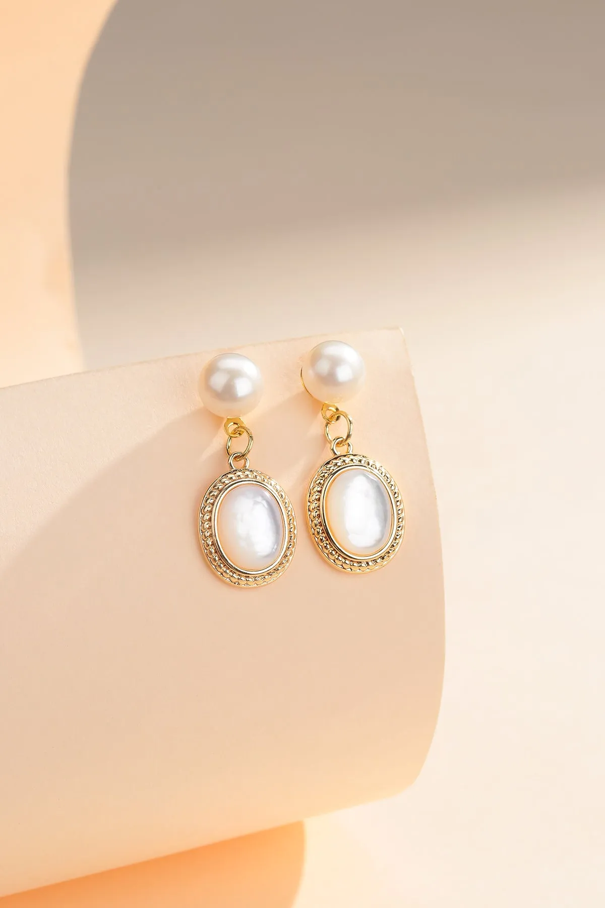 White Crystal Mother of Pearls Earrings