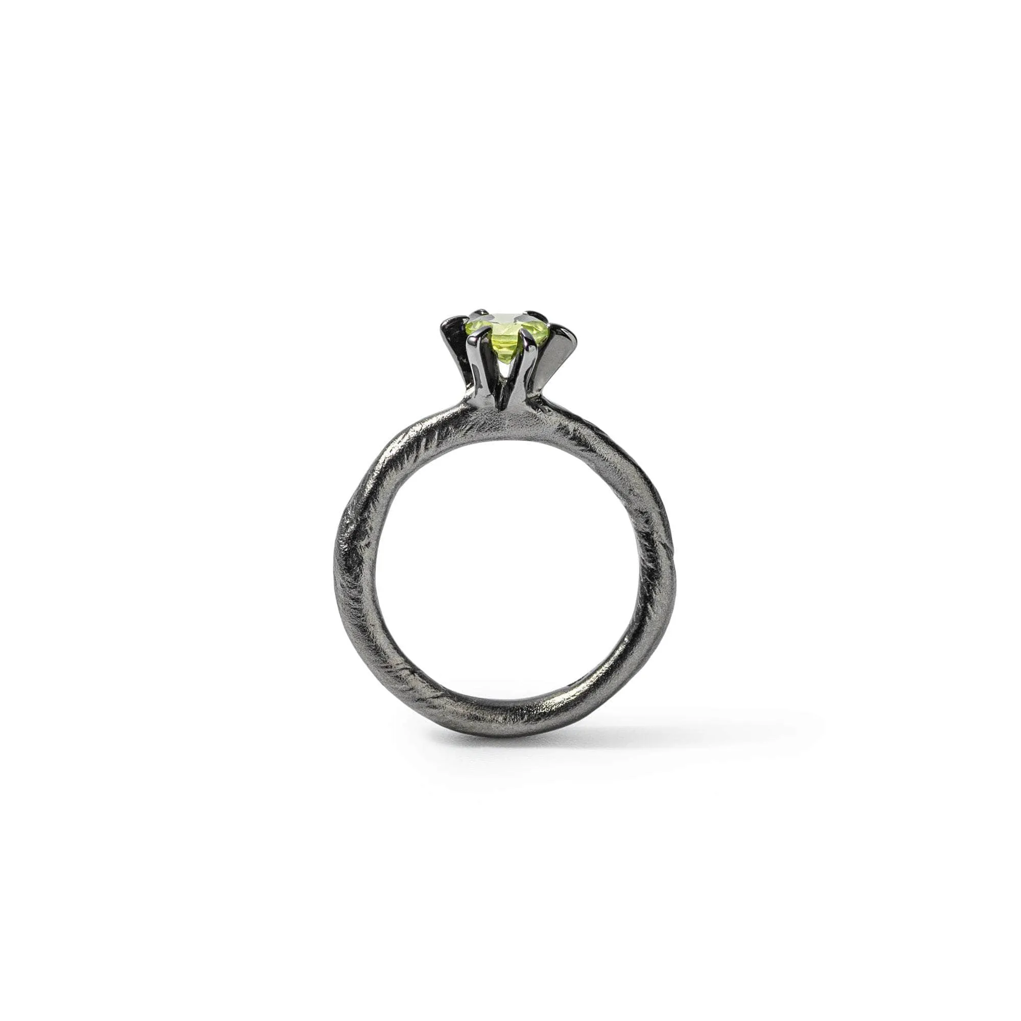 Zei Peridot Ring (Black Ruthenium)